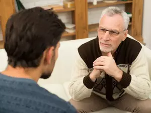 Thérapeute utilisant l'ennéagramme